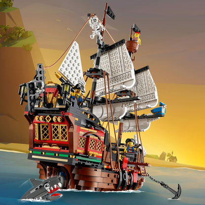 Hracia Sada Dopravných Prostriedkov Lego Creator 31109 Pirate Ship 3 v 1 1260 Kusy - Hračky a Hry Bábiky Postavičky