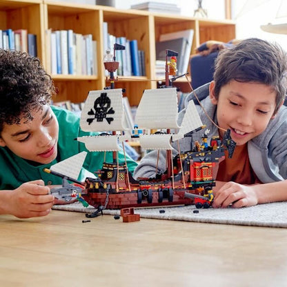 Hracia Sada Dopravných Prostriedkov Lego Creator 31109 Pirate Ship 3 v 1 1260 Kusy - Hračky a Hry Bábiky Postavičky