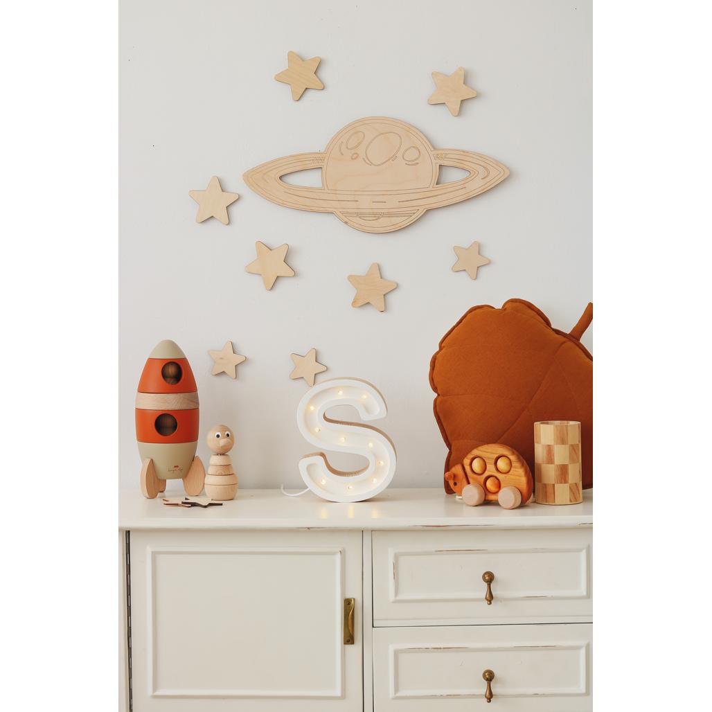 Vesmír - Drevená Nástenná Dekorácia - Mesiac + Saturn + Raketa + 10 Hviezd - Wall Decoration - Cutitnow