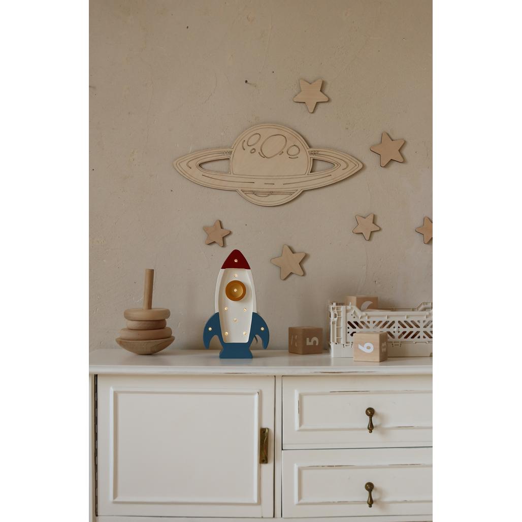 Vesmír - Drevená Nástenná Dekorácia - Mesiac + Saturn + Raketa + 10 Hviezd - Wall Decoration - Cutitnow