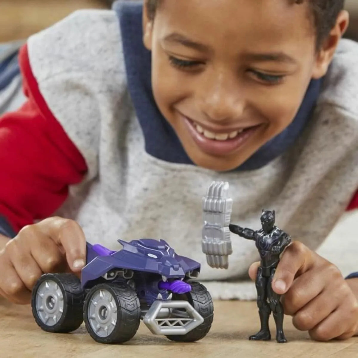 Auto na Diaľkové Ovládanie Hasbro Black Panther (1 Kusov) - Modely