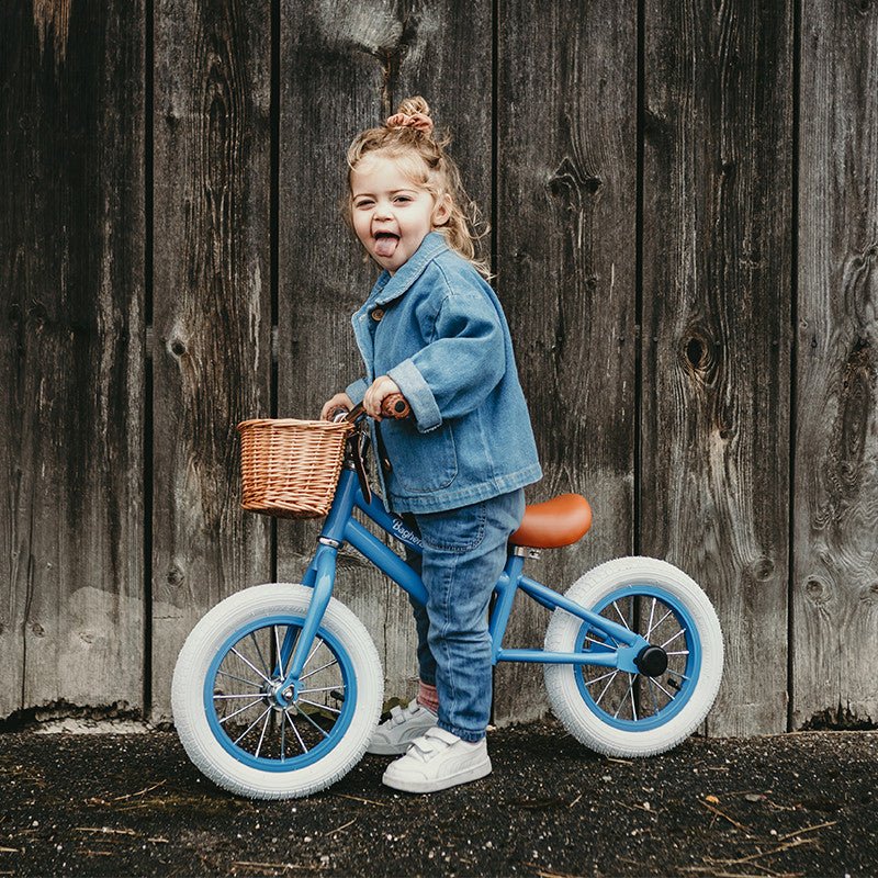 Balančný Bicykel s Ratanovým Košíkom - Pastelovo Modrý - Baghera - Balančné Bicykle